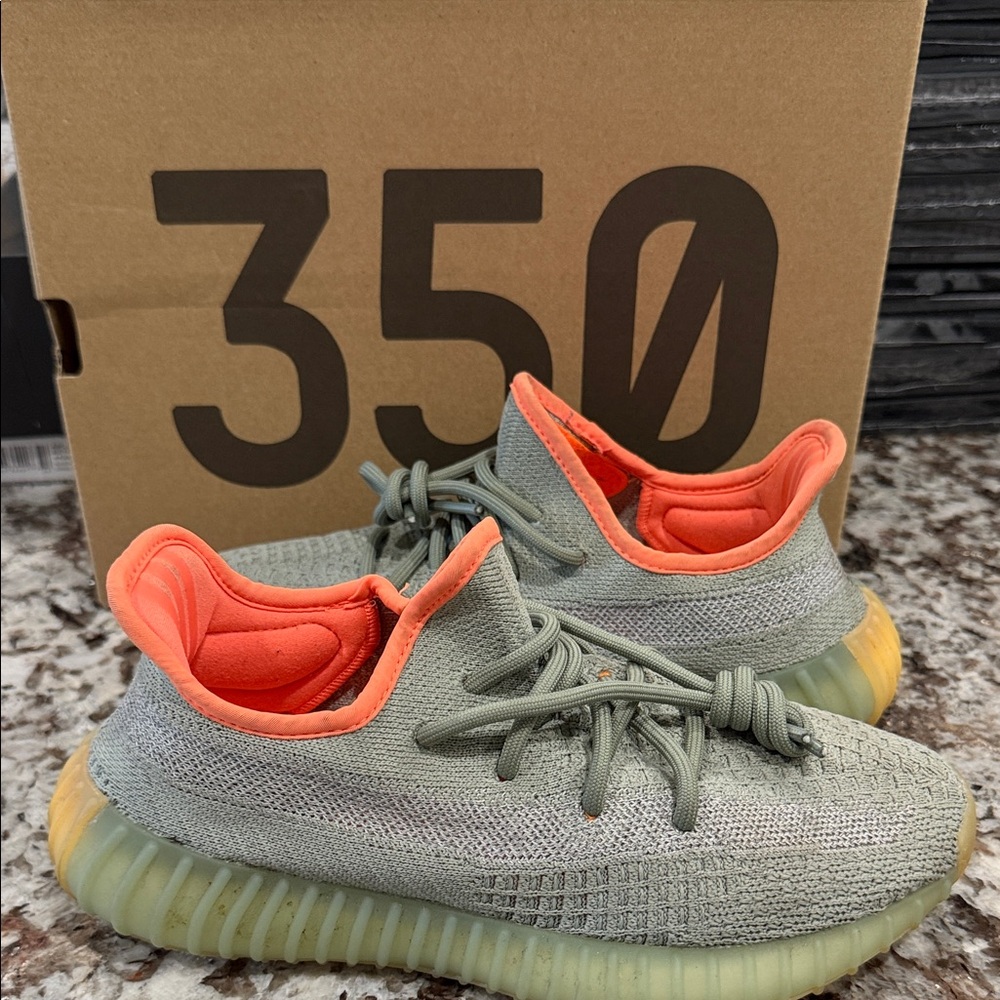 Yeezy Boosy: Stylish Gray and Orange Sneakers